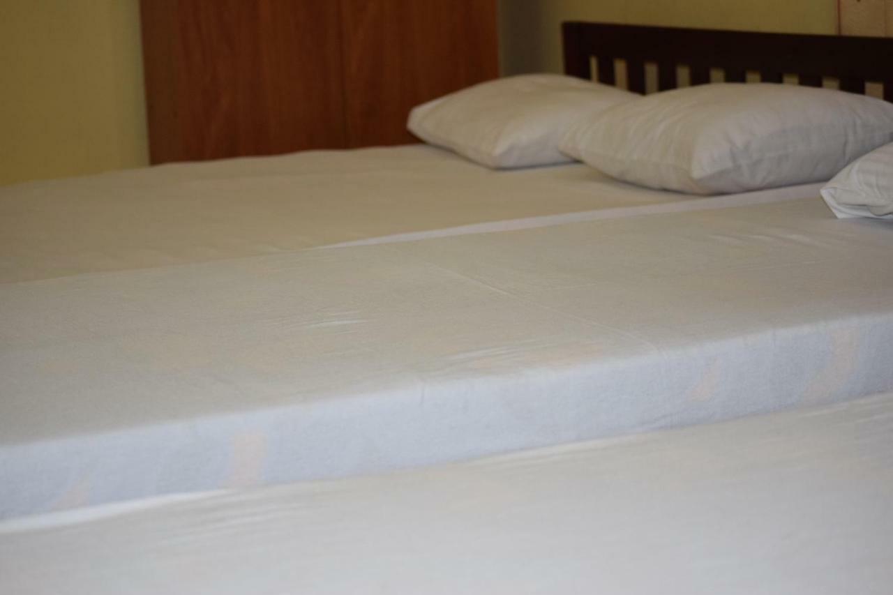 פולונרואה Nirmala Hotel And Restaurant מראה חיצוני תמונה